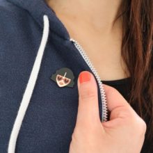 Sunglasses_girl_pin_main_put_on